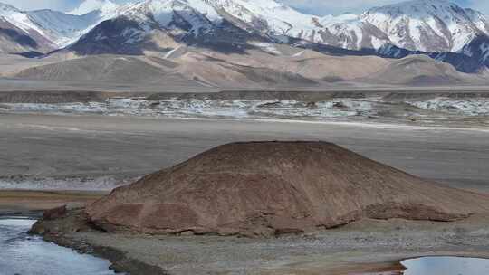 新疆帕米尔高原木吉火山口航拍