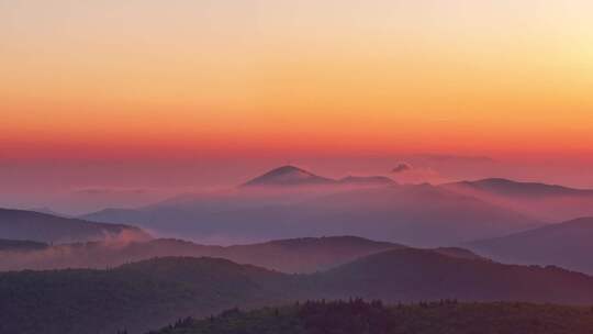 4K山川朝霞云雾