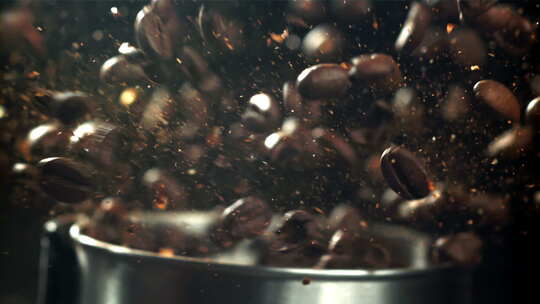 咖啡豆研磨加工慢动作特写镜头视频素材模板下载