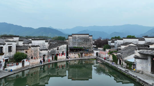 航拍安徽5A级旅游景区宏村月沼湖景