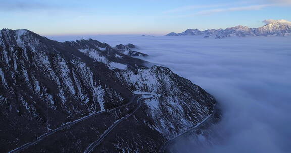 四川巴郎山雪山云海航拍风景