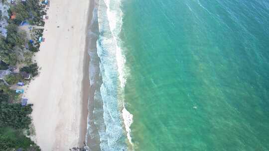 蓝色海洋大海沙滩海浪航拍