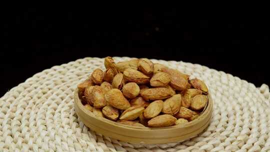 坚果 巴旦木 枣子 开心果 夏威夷果