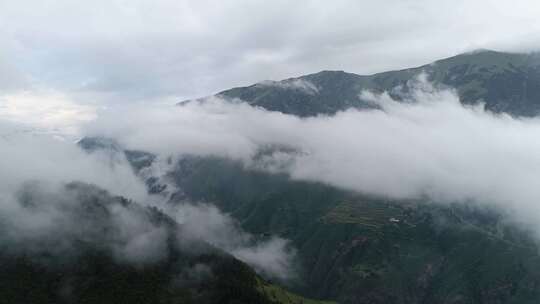 西藏318雪山草原河流寺院沿途风光