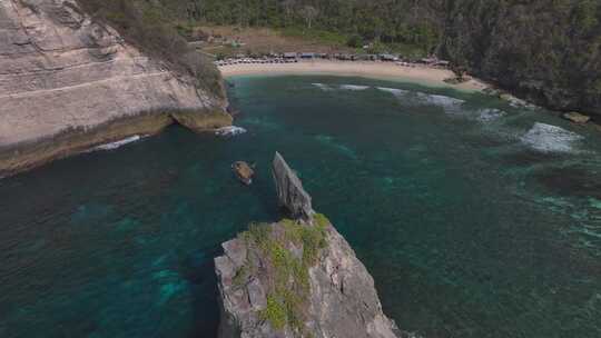 HDR印尼佩尼达岛钻石海滩海蚀洞风光