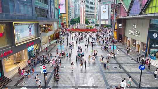 重庆市解放碑步行街人流渝中区航拍购物街广