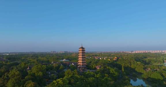 江苏省扬州市瘦西湖大明寺夕阳风光航拍素材