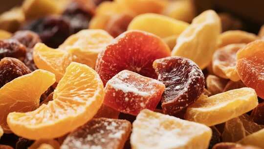 色彩缤纷的干果与甜蜜诱人的蜜饯特写