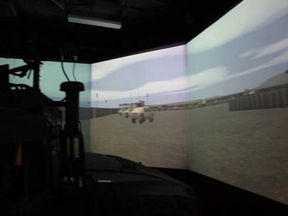 士兵模拟练习车队驾驶