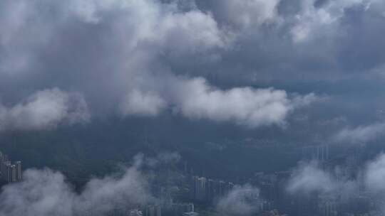 云雾之下的深圳城市建筑