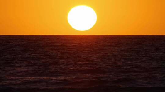 海滩落日夕阳海浪