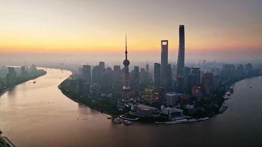 上海航拍东方明珠大气上海