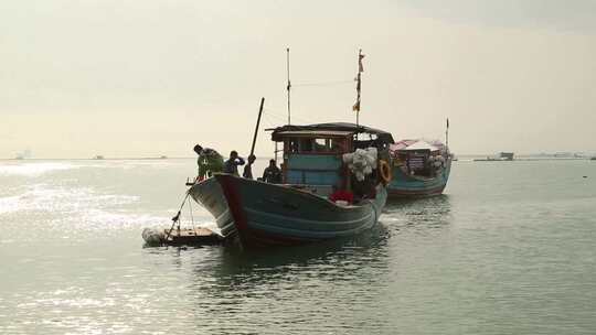 C福建晋江围头村海上渔船高清实拍视频视频素材模板下载