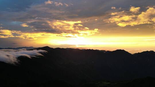 航拍日落晚霞夕阳云海