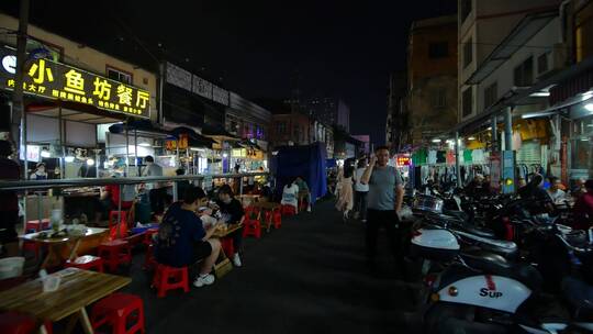 广西南宁中山路美食街夜市烧烤摊夜生活街景