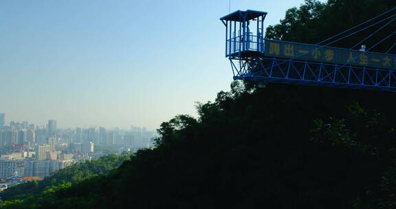 广州白云山绿色山林与珠江新城CBD全景