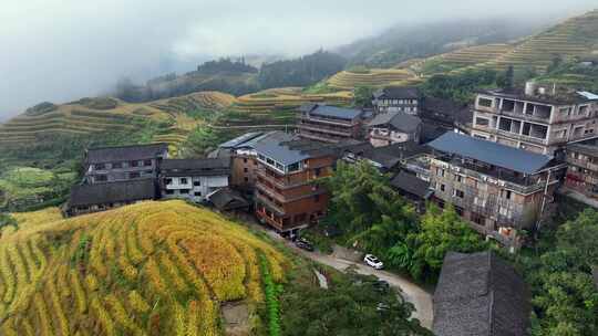 航拍广西桂林龙脊金坑村寨风光