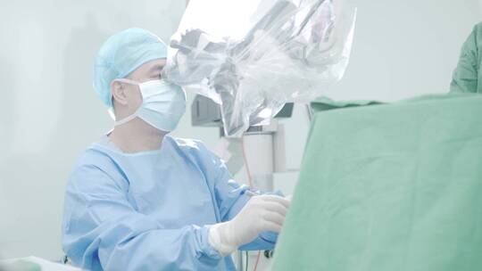 显微镜脑科手术医院手术室精密手足外科手术视频素材模板下载