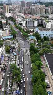 竖屏航拍广东深圳龙华区城市交通