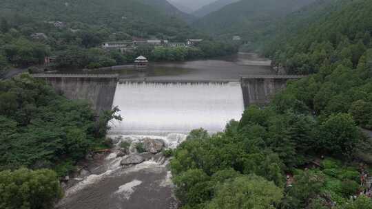 雨后泰山，悬崖飞瀑，高山流水，