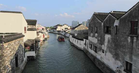 江南水乡苏州七里山塘 游船河道建筑风光