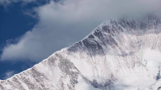 贡嘎雪山山峰侧脊 云雾延时摄影