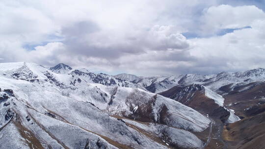 西藏雪山山脉