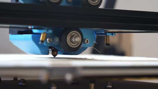 工作中的3D打印机