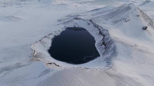 4K航拍冰岛冰川河流冬天户外雪景河流湖泊