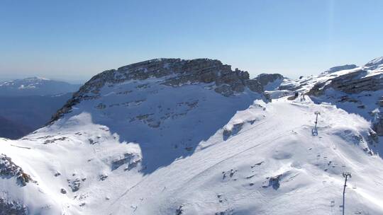 高山滑雪坡顶