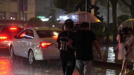 古镇雨景