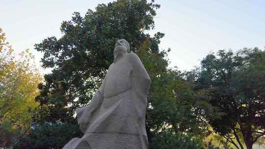 浙江杭州西湖景区苏堤苏轼苏东坡雕像