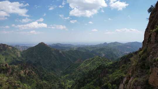 秦皇岛背牛顶景区航拍燕山山脉长城金牛风光