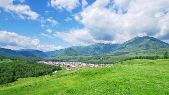 新疆北疆阿勒泰禾木村中国原始乡村风景航拍