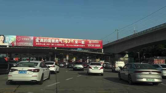 开车行驶在广东高速公路第一视角车窗外风景