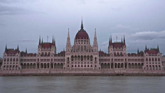 匈牙利议会延时