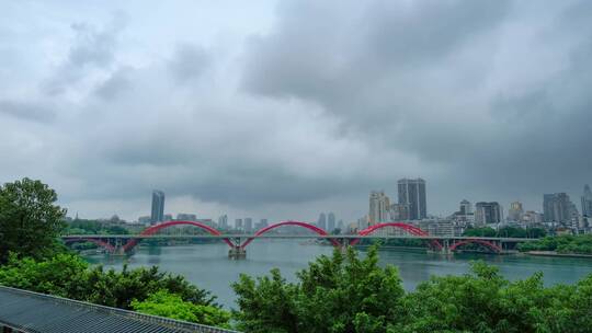 广西柳州城市风光柳江文惠桥阴雨天