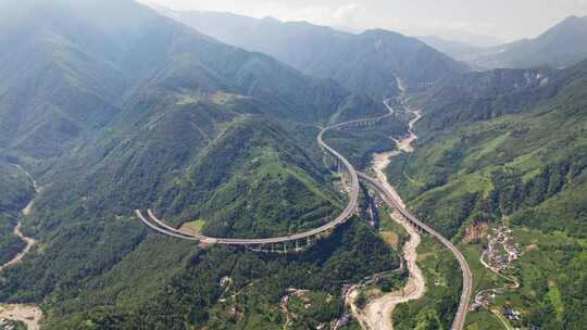 京昆高速雅西高速段干海子特大桥白昼航拍