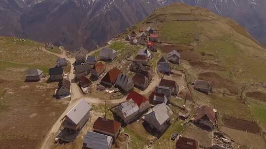 空中拍摄的山村