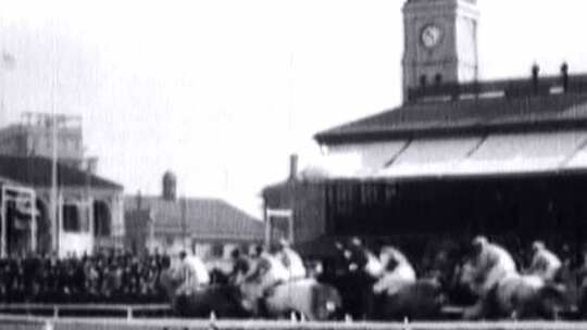 上世纪 上海租界跑马场赛马赌马