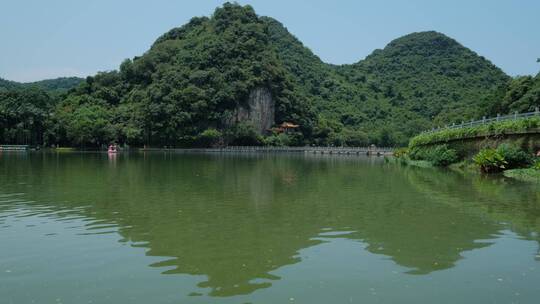 广西柳州山水龙潭公园湖水风景