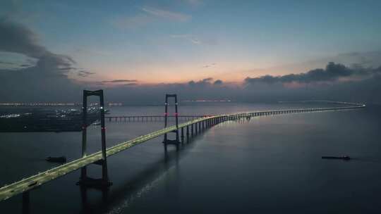 黎明时分无人机航拍广东省深中通道朝霞风景