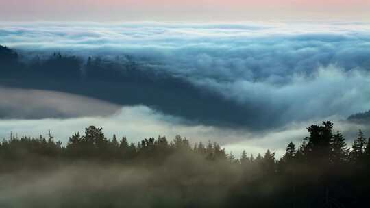 云海云雾登山山顶风景日出晨曦山脉