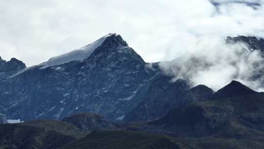 初秋航拍四川甘孜高原林海雪山风景