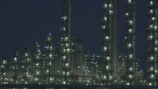 化工厂夜景石油炼化厂视频素材模板下载