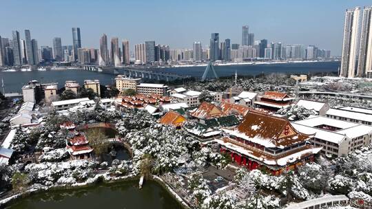 长沙地标建筑雪景开福寺雪景