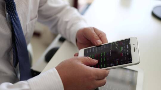 基金公司销售经理分析股票数据行情