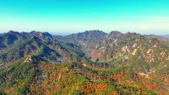 航拍色彩缤纷的辽宁千山秋景