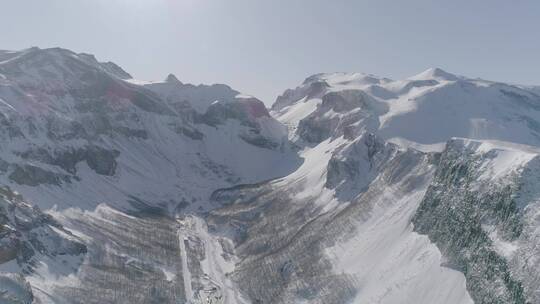 唯美大气震撼冬季长白山及瀑布雪景航拍