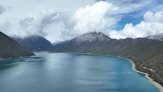 西藏林芝巴松措景区雪山湖泊森林航拍风光